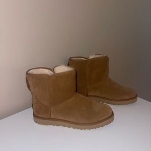 Ugg Cory shearling lined boot